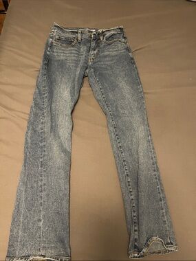 Amazon Essentials Men's Bootcut Straight Jeans in Faded Blue